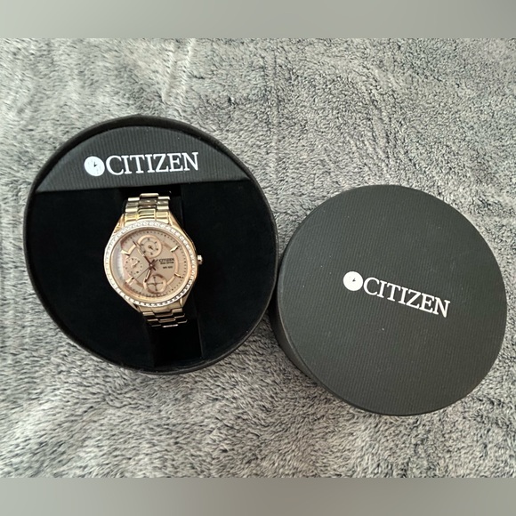 Citizen Eco-Drive 8637 Gold-tone Watch - Picture 5 of 17